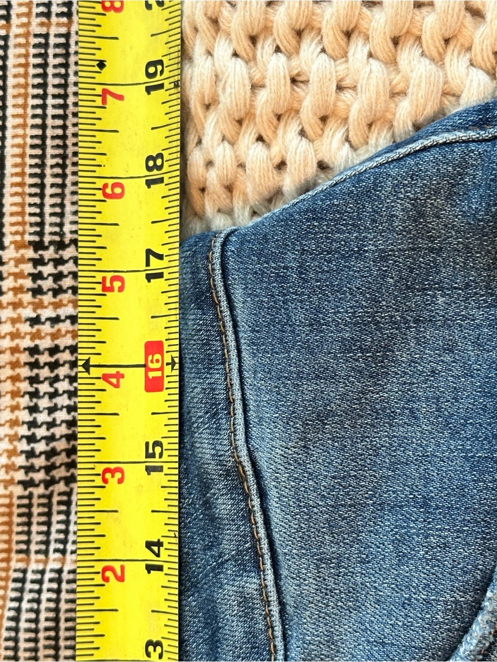 Judy Blue Cropped Wide-Leg Denim Jeans in Medium Blue Wash - Picture 5 of 6
